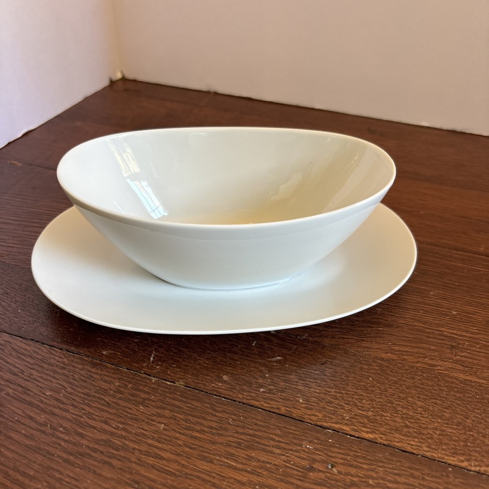 Sango Majestique Gravy/ Sauce Boat With Underplate Made In Japan White